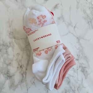 LUCKY BRAND WOMEN 10 PAIR low cut / ankle socks PACKAGE OF NO SHOW SOCKS 4-10